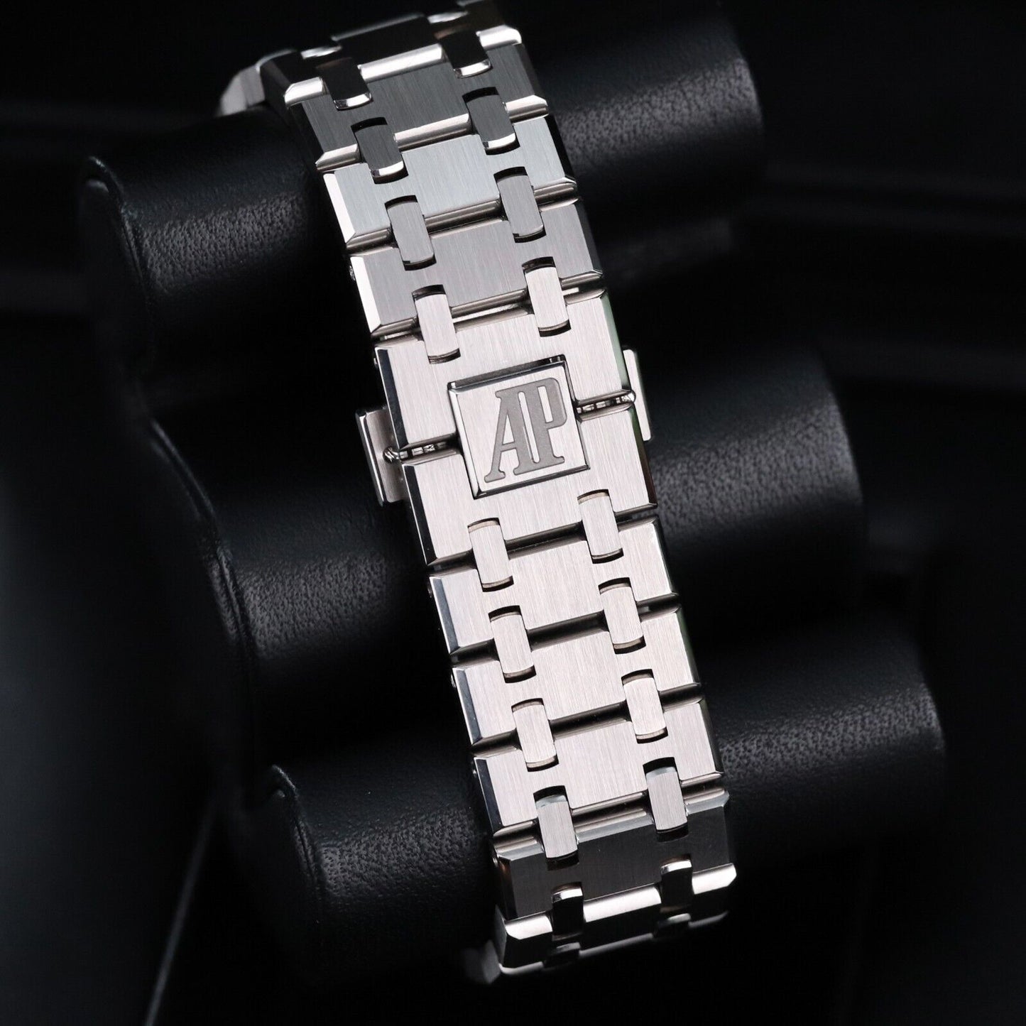 Audemars Piguet Royal Oak 41mm Steel Case Black Dial Steel Bracelet Automatic Date 15400ST.OO.1220ST.01